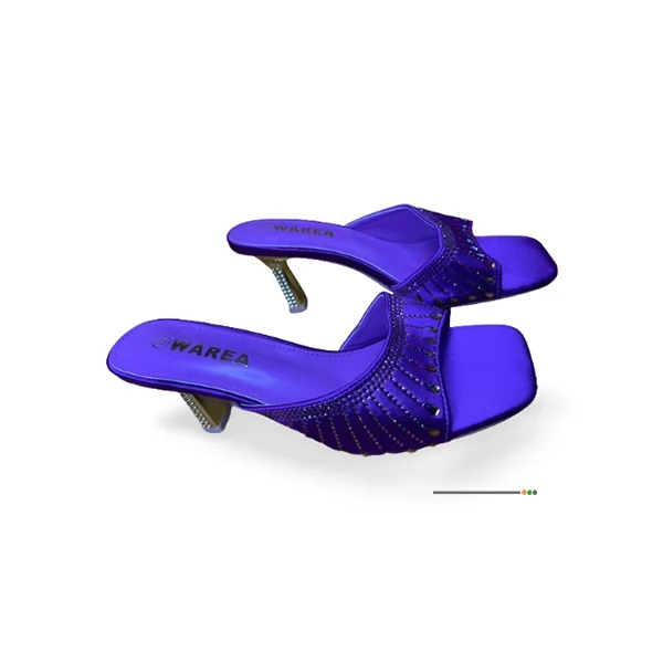 Paire de mules à talons WAREA violettes, ornées de strass scintillants sur la bride et le talon, avec un bout carré tendance