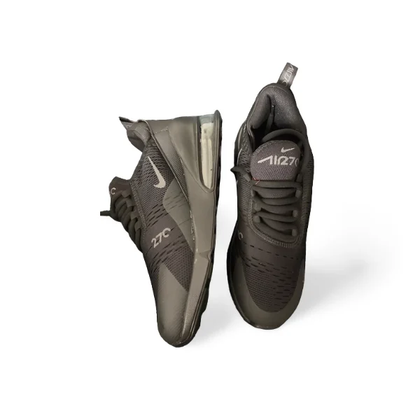 Basket enfant Nike Air 27C noire avec une tige en maille et une semelle à amorti visible